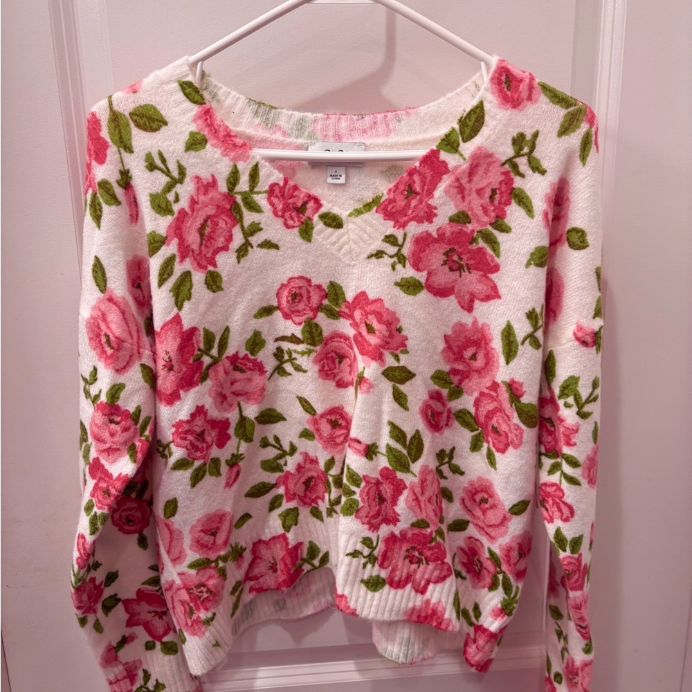 NWT CeCe Ivory v neck sweater with Pink and Green floral pattern - S